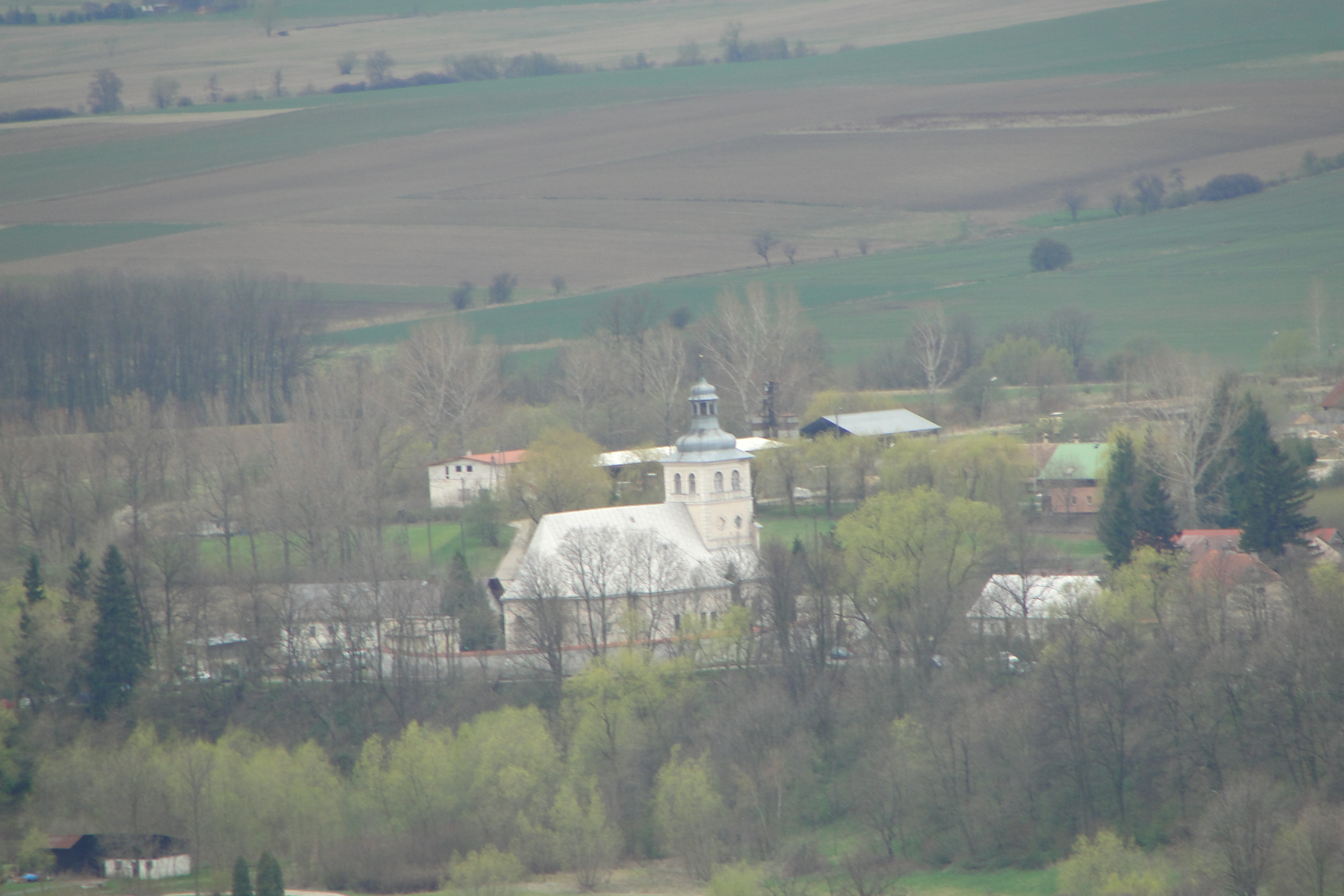 Kapelusz, widok na Kościół, Autor: M. Biernat, 22.04.2012r. 