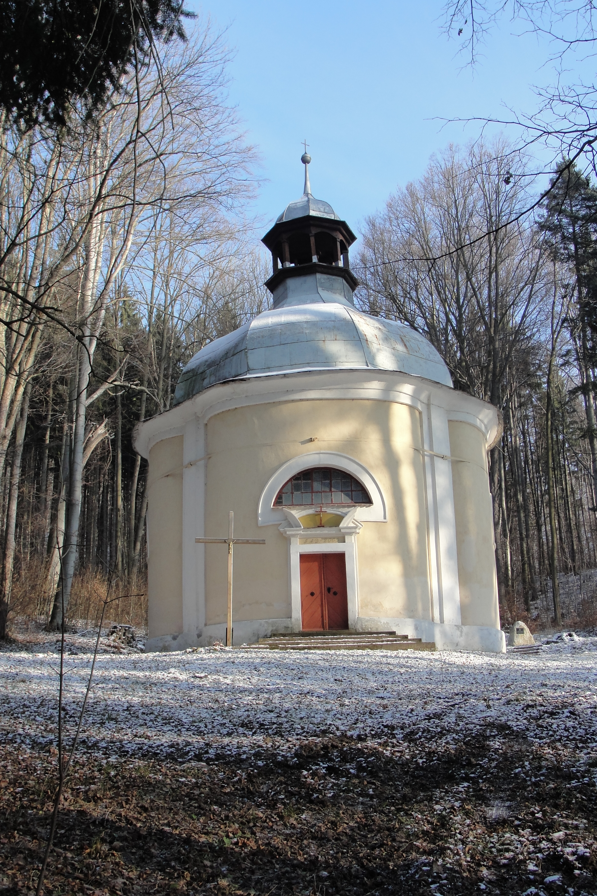Kaplica św. Antoniego Padewskiego, widok od zachodu, Autor: M. Biernat, 27.01.2012r. 